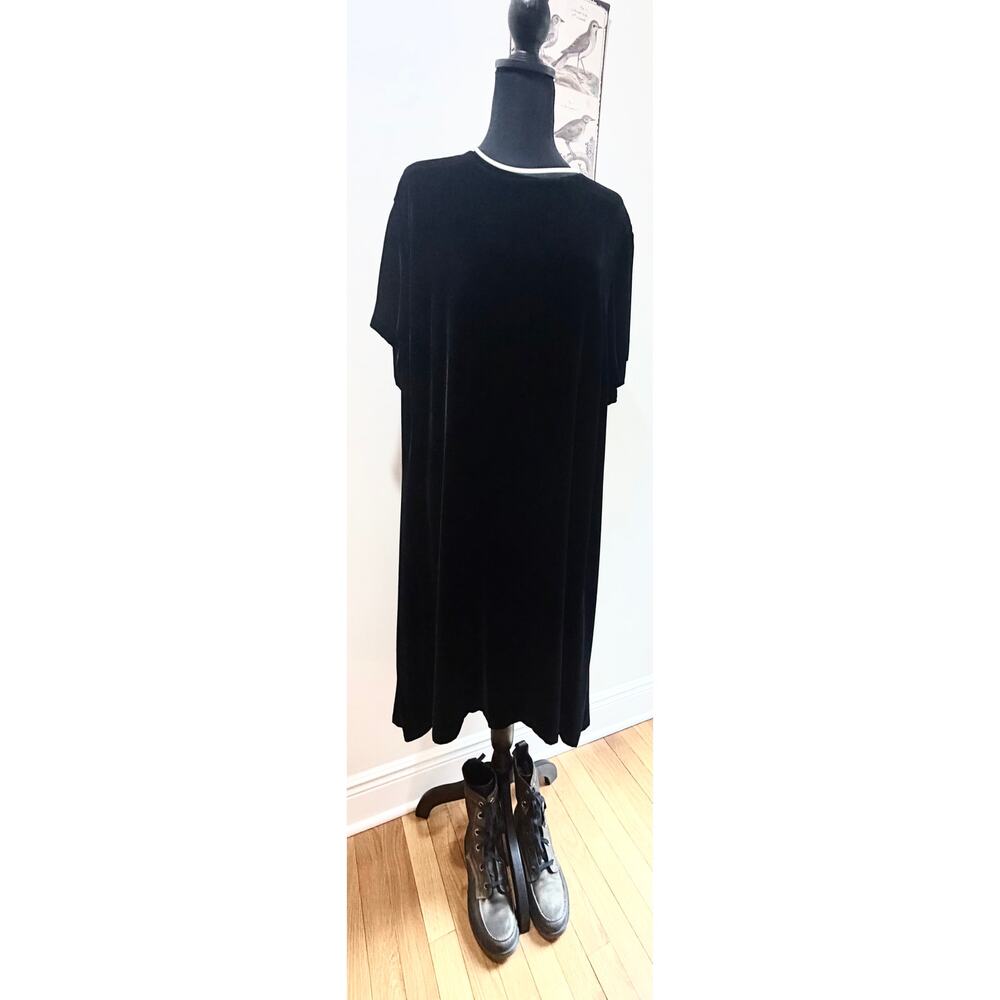 Emanuel Ungaro Size 18 Velvet Dress (small sewable rip in back seam)